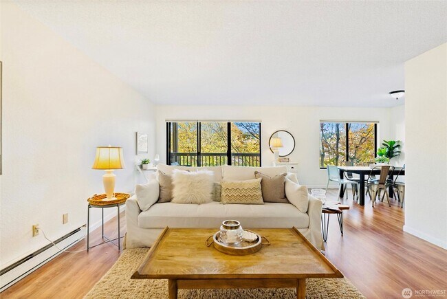 Foto del edificio - 2550 Thorndyke Ave W