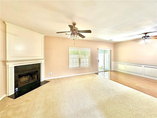Foto del edificio - 370 Creek Manor Way