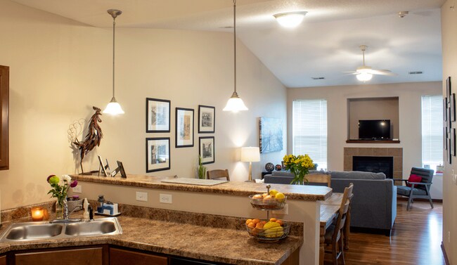 Foto del edificio - Woodland Reserve Apartments