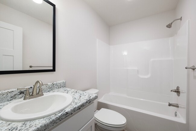 Building Photo - BRAND NEW 3 BEDROOM HOME - BOLIVAR, MO