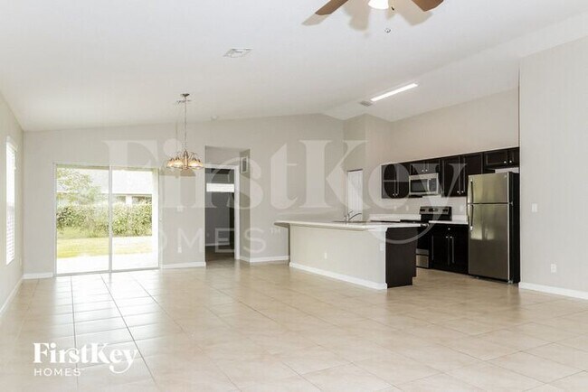 Foto del edificio - 4674 SW Ulster St