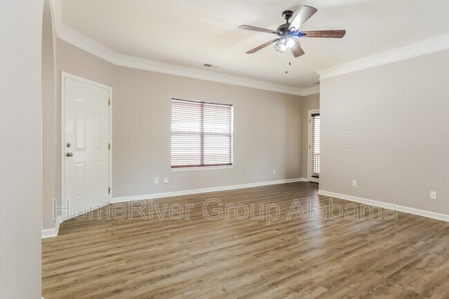Foto del edificio - 205 High Ridge Dr
