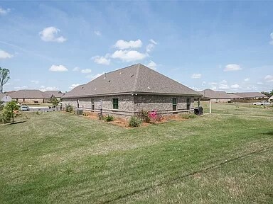 Building Photo - 2528 Sophia Ct