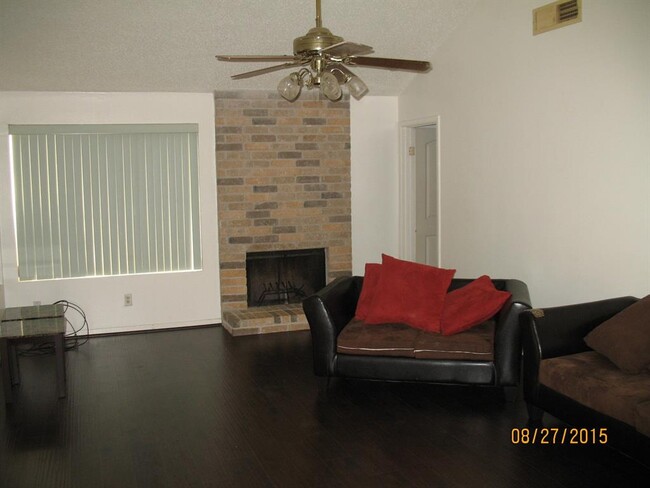 Building Photo - 2922 Whetrock Ln
