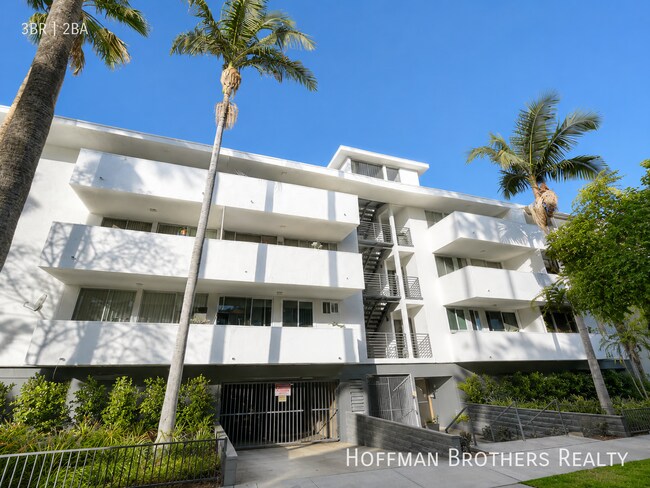 Foto del edificio - 7705 Hampton Ave