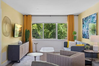 Building Photo - 400 N Ocean Blvd