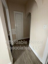 Building Photo - 2627 S 6th St