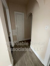 Building Photo - 2627 S 6th St