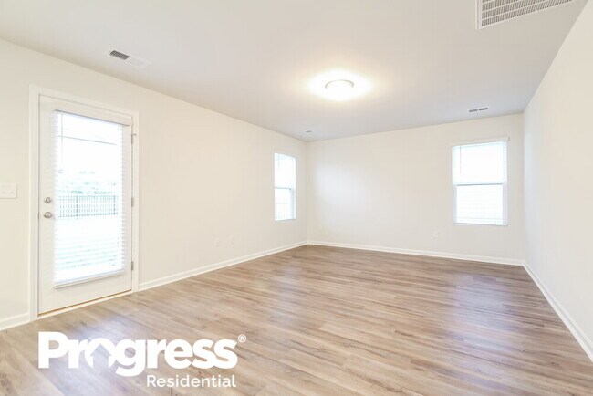 Foto del edificio - 815 Willowmere Way