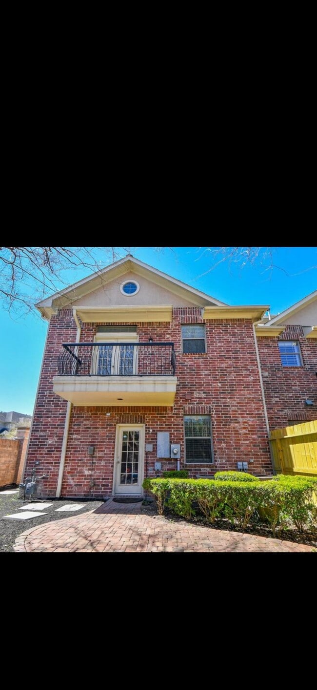 Building Photo - 8002 Stoneyway Dr