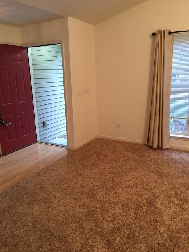 Foto del edificio - 3 Bedroom Hendersonville Ranch