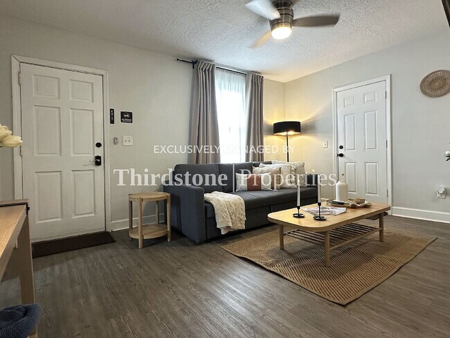 Foto del edificio - 2508 Gilmore St