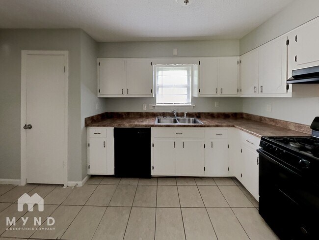 Foto del edificio - 2920 Devon Cir