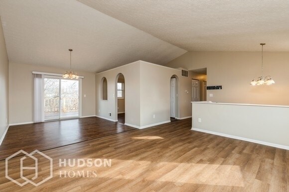 Foto del edificio - NOW AVAILABLE! - 1958 Vandalia Ct, Columbu...