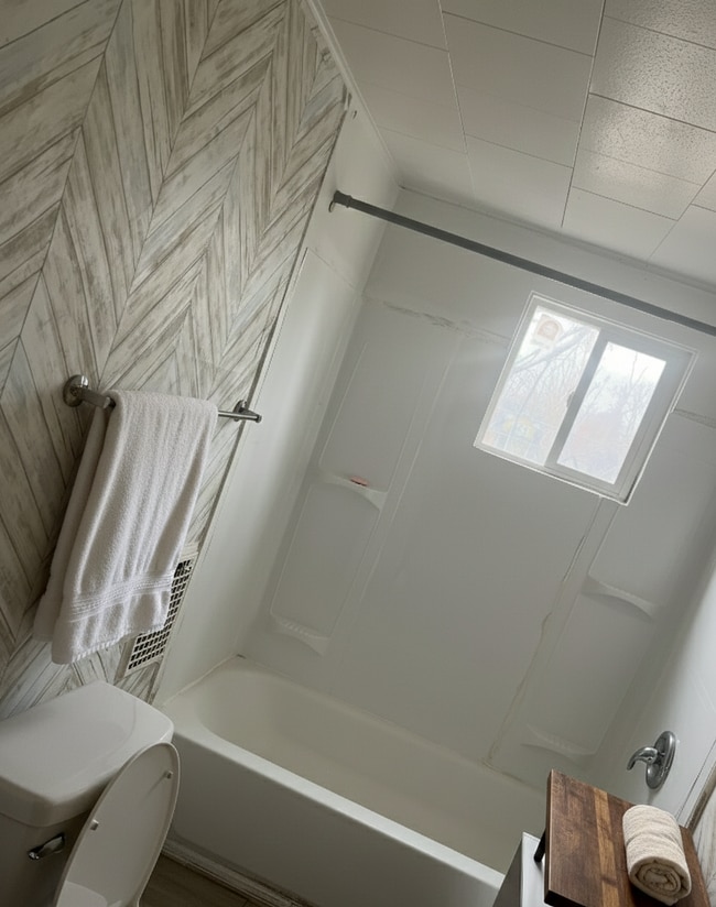 Building Photo - 201 Mohawk St