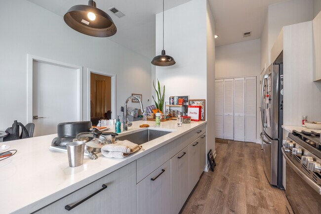 Foto del edificio - 2251 W Lawrence Ave