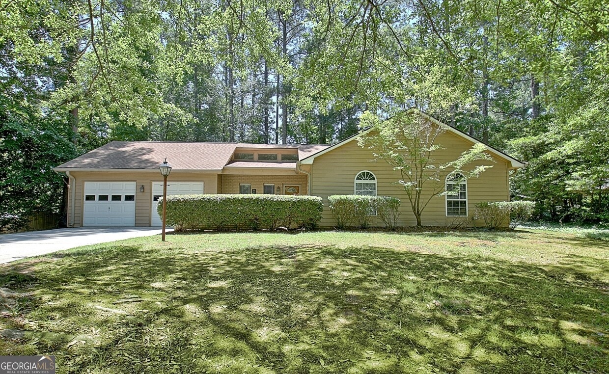 Primary Photo - 102 Brookwood Path
