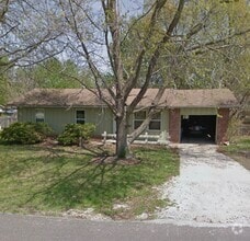Building Photo - 702 Hillcrest Ave