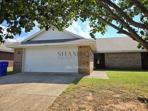Building Photo - 10148 Valencia Dr