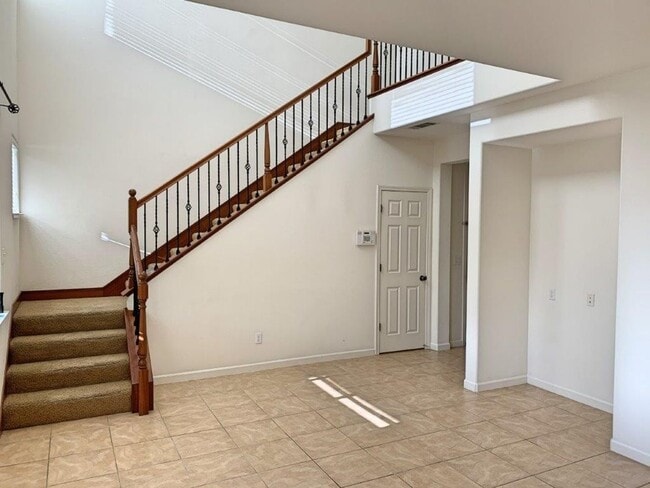 Building Photo - NEWER MODERN 3 BEDROOM VACAVILLE *STAR REN...