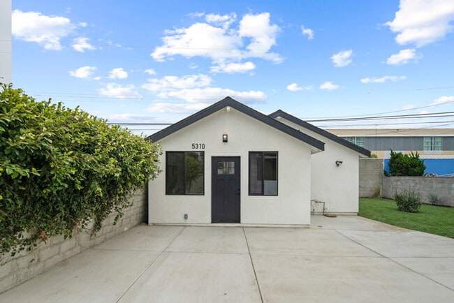Building Photo - Charming 3 Bedroom Home for Rent in Los Angeles