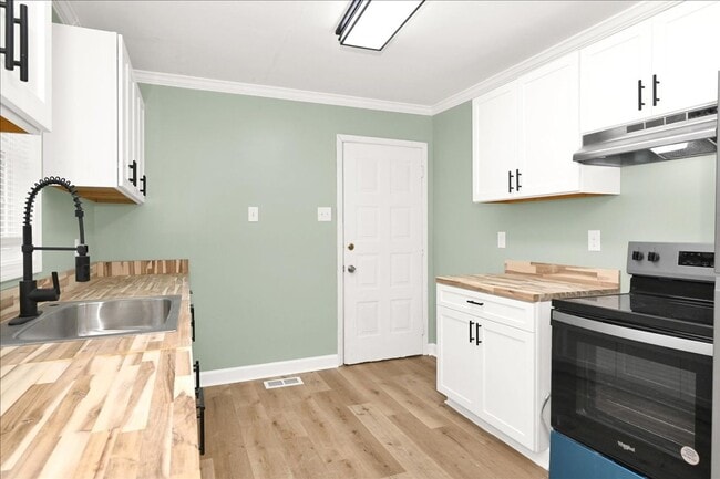 Foto del edificio - Charming 3-Bedroom 1.5 Bathroom Home in Decatur, AL – Move-In Ready!