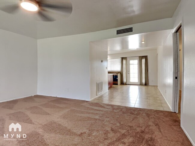 Foto del edificio - 5823 N 81st St