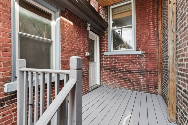 Rear Entrance/Patio - 4723 Butler St