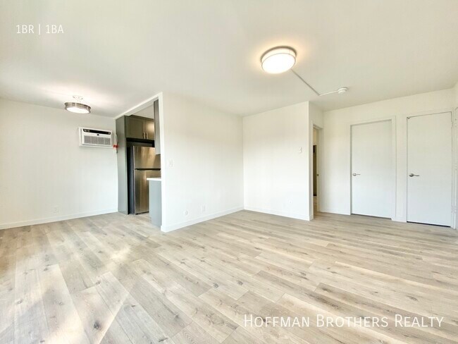 Foto del edificio - 410 S Manhattan Pl