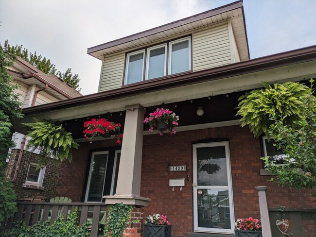 Building Photo - 1409 Marentette Ave