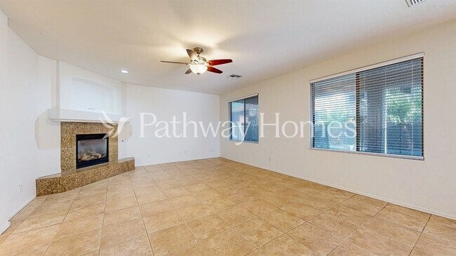 Foto del edificio - 43448 Askew Dr