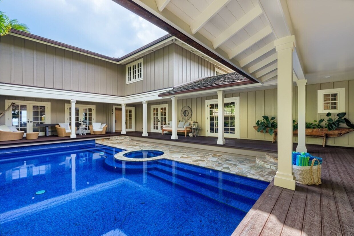 Primary Photo - Gorgeous Oceanfront Home w/Private Pool, J...