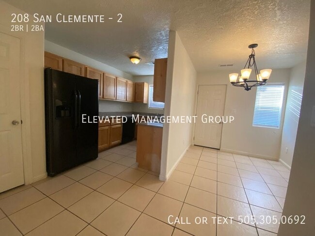 Building Photo - 208 San Clemente Ave