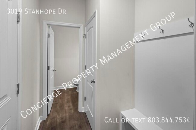 Foto del edificio - 3019 Stanhope Dr