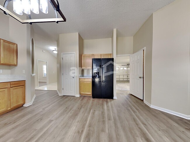 Building Photo - 8373 Swanton Ln