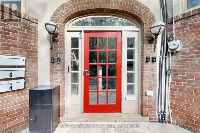 Building Photo - 9 Humewood Ct