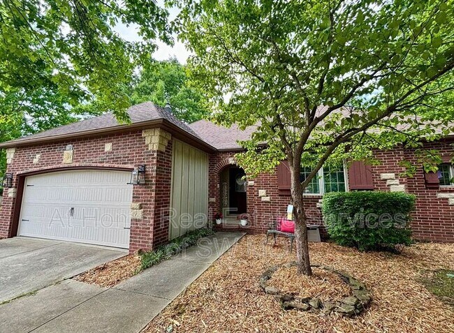 Building Photo - 607 E Falls Cir