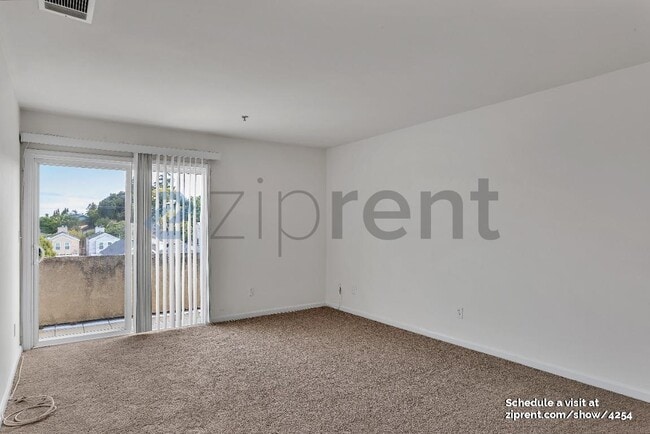 Foto del edificio - 325 Vaqueros Ave