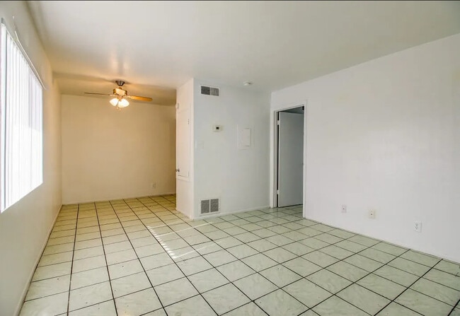 Building Photo - The Onyx