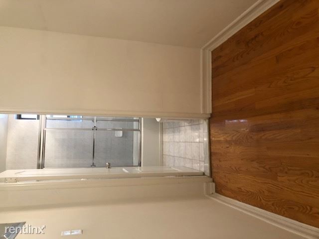 Building Photo - Studio, 1 bath  - 10311 68th Dr