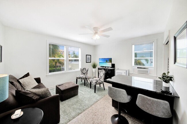 Building Photo - 90 SE 5th Ave