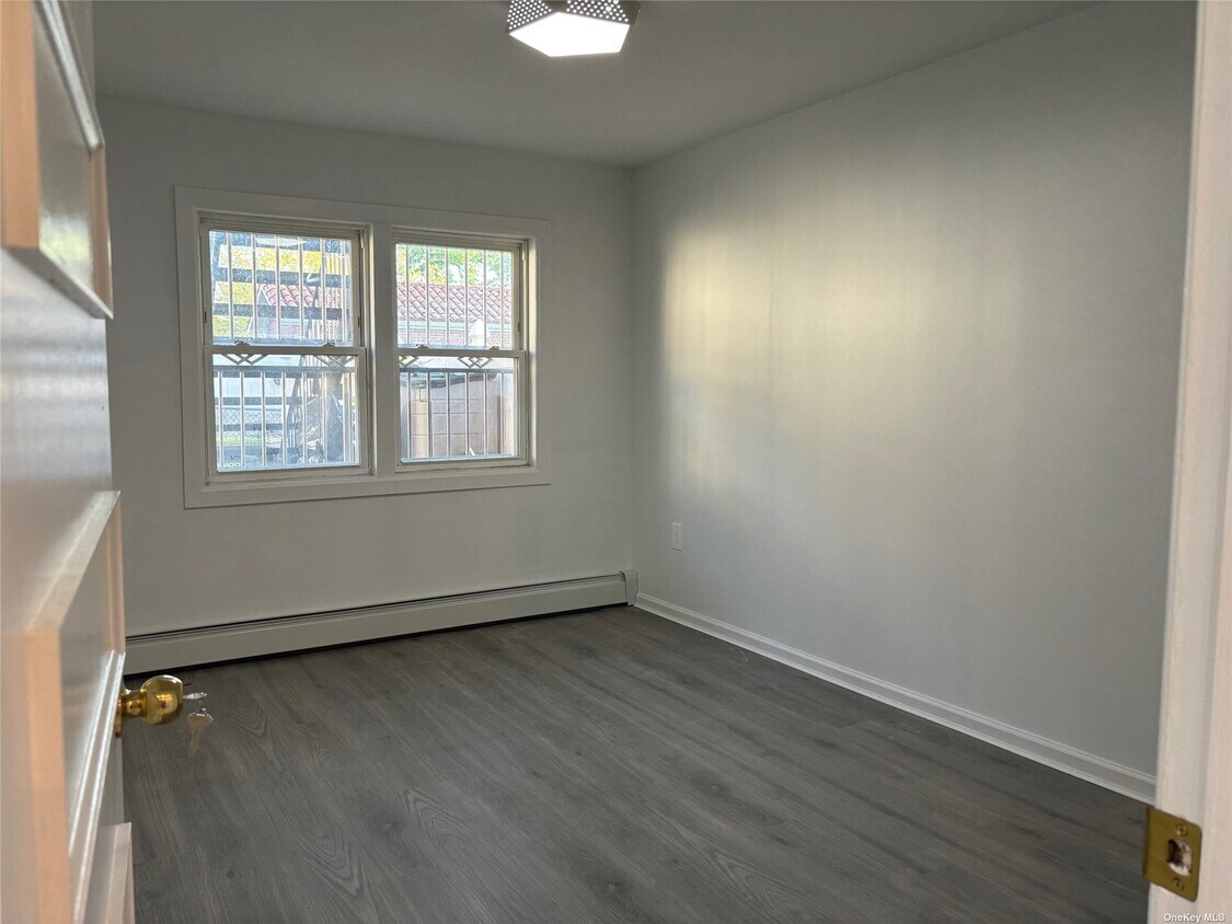 Primary Photo - 124-14-124-16 6th Ave