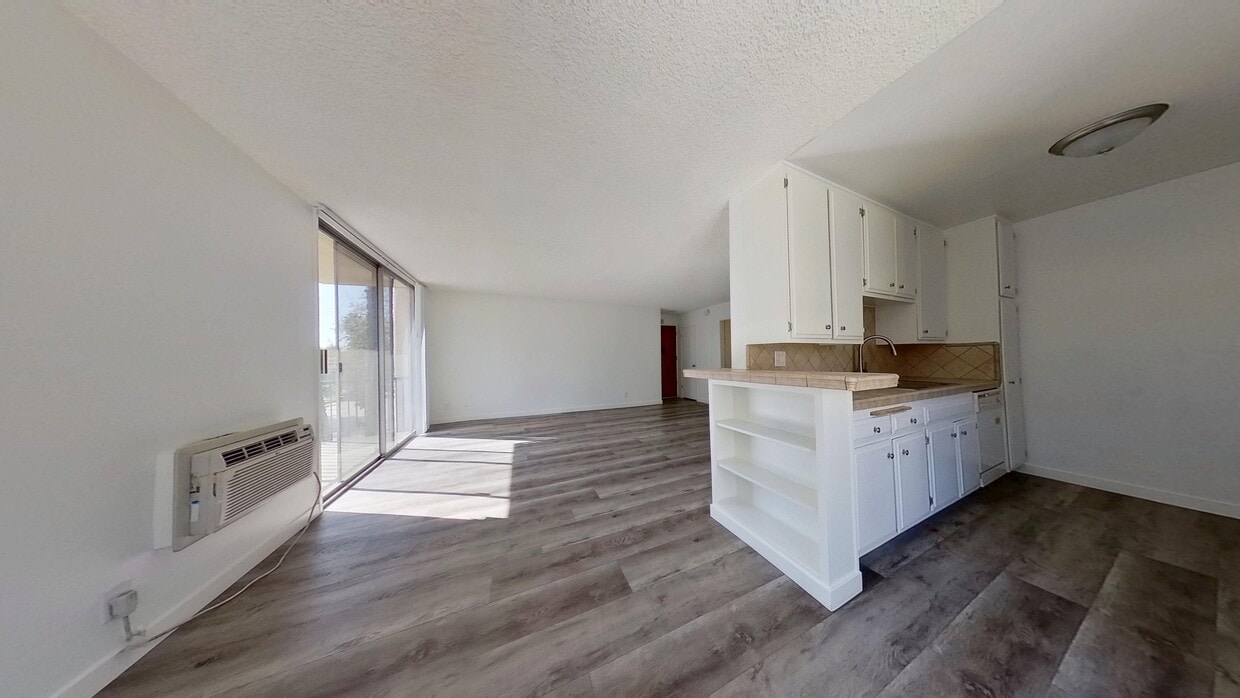 Foto principal - 5555 W 8th St