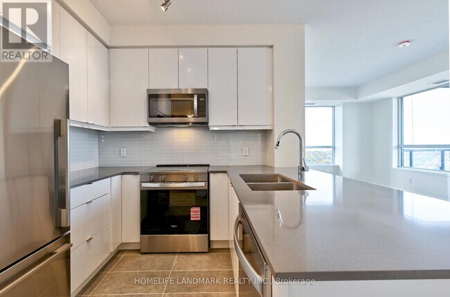 Photo du bâtiment - 3270 Sheppard Ave E