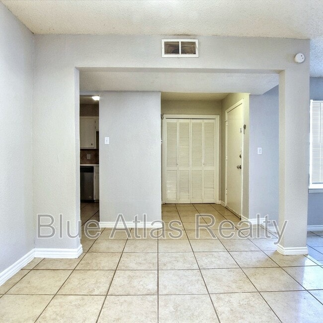 Building Photo - 5354 Wonder Dr