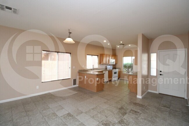 Foto del edificio - 16043 W Tara Ln