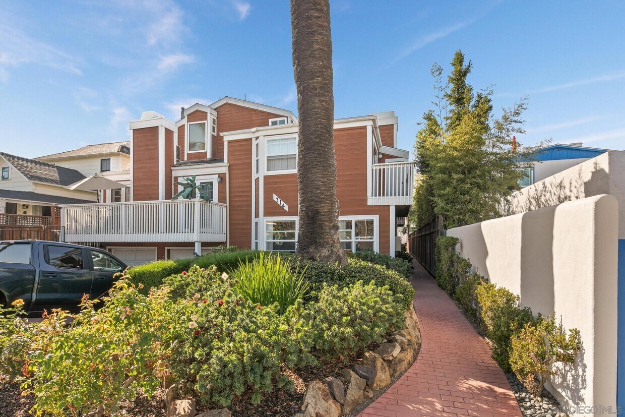 Foto principal - 714 G Ave