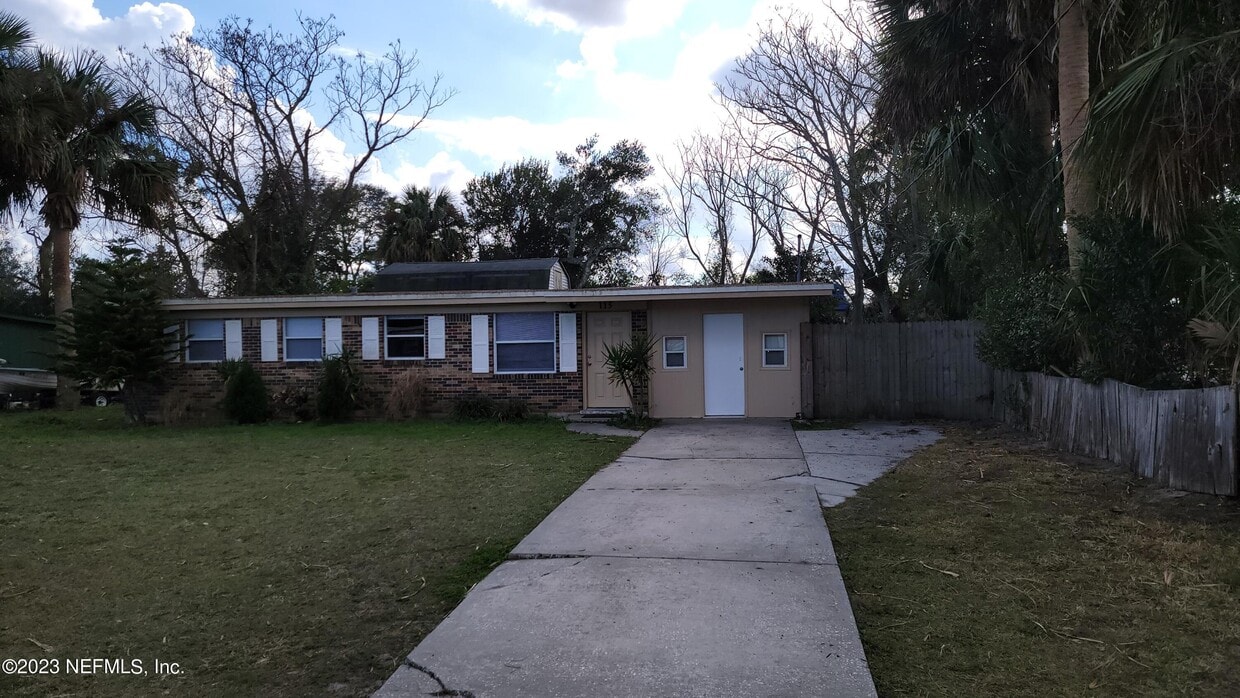 115 Saratoga Cir S, Atlantic Beach, FL 32233 House for Rent in
