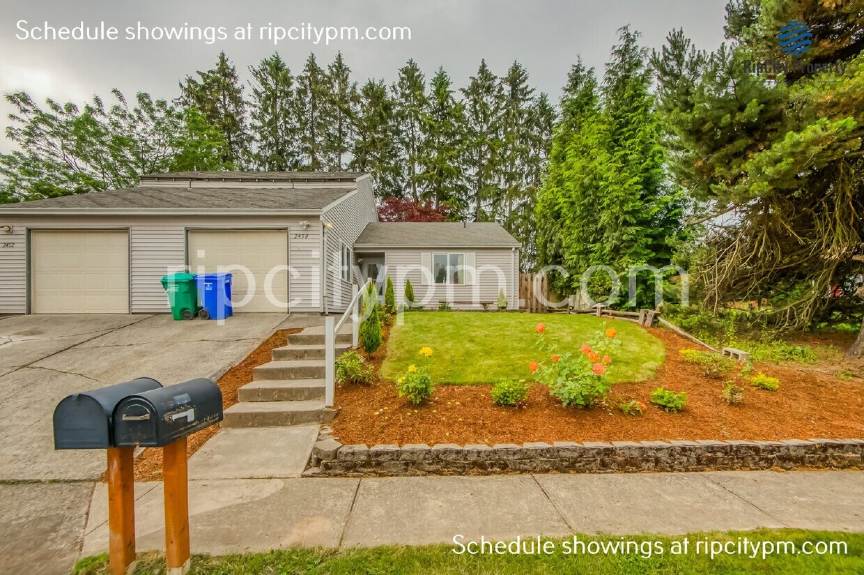Primary Photo - Beautifully Updated 3-Bed/2-Bath Duplex wi...