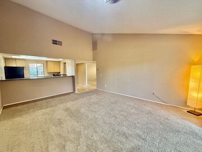 Building Photo - Palm Desert Resort CC - Unfurnished - 2 Be...